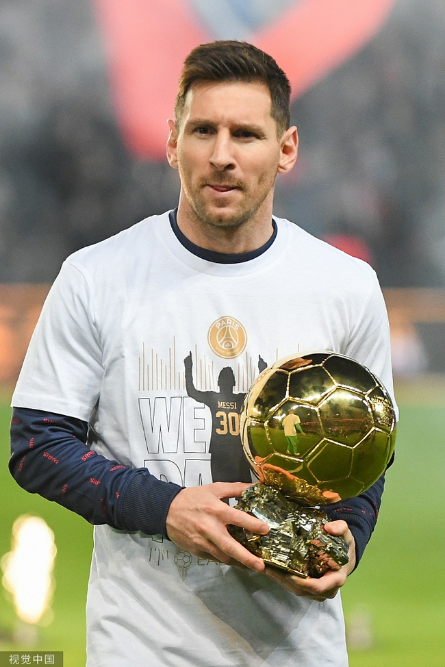 足球国足训练强度升级，体能教练参与指挥