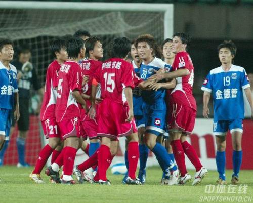 路易斯-迪亚斯导致阿什拉夫受伤，摩洛哥记者：你是个罪犯