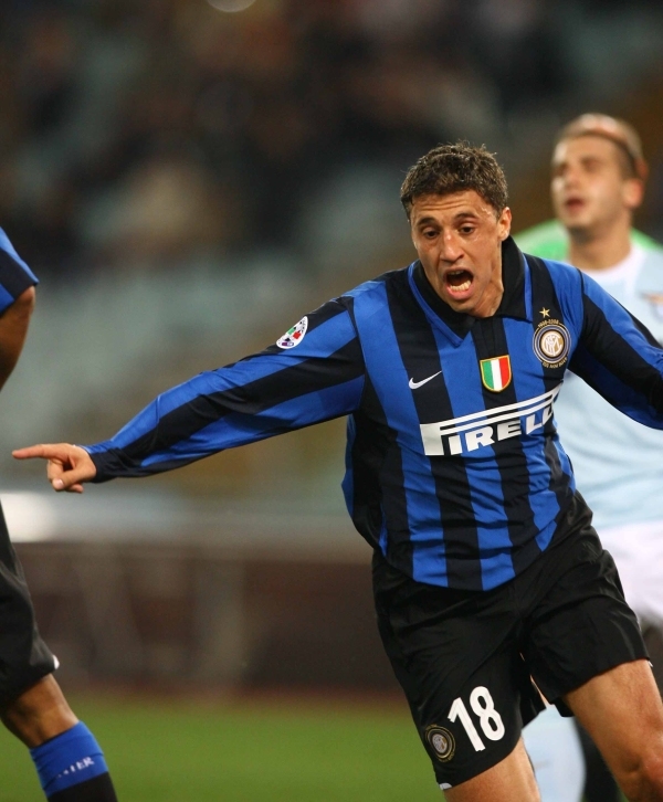 记者：16岁布基纳法索中场签约白堡，未来有望加盟切尔西