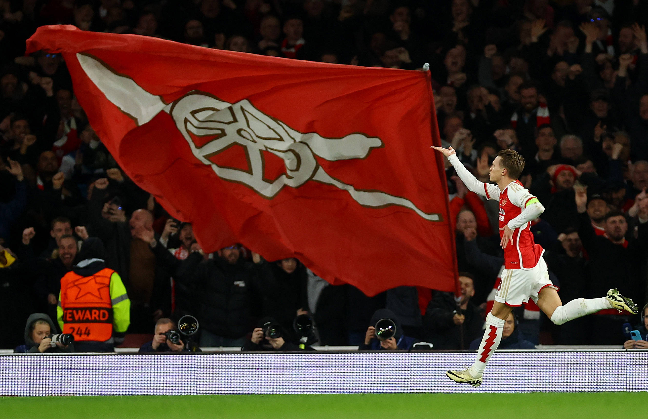 迈阿密夺冠之夜，梅西好兄弟被冷落：决赛无缘出场！赛后委屈落泪