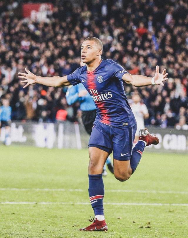 凯莱赫：萨拉赫真的很努力，他总是第一个来健身房的人