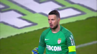 VAR准确地因姆巴佩的手球取消了皇马的一个进球