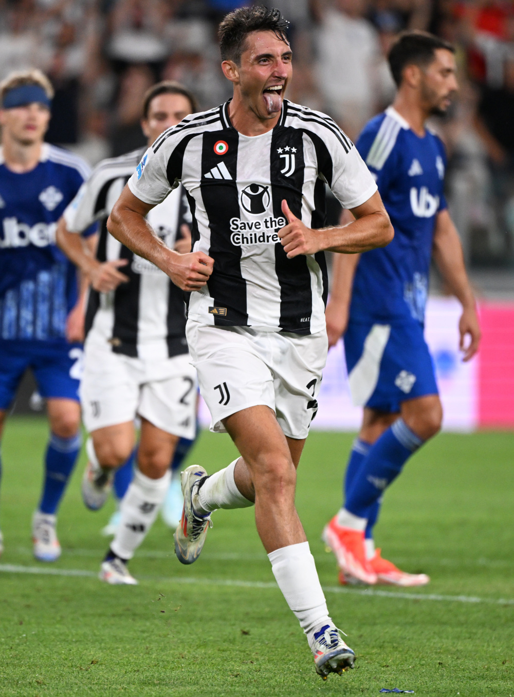 弗兰·加西亚两黄被罚下，阿隆索怒吼：别给我添乱！