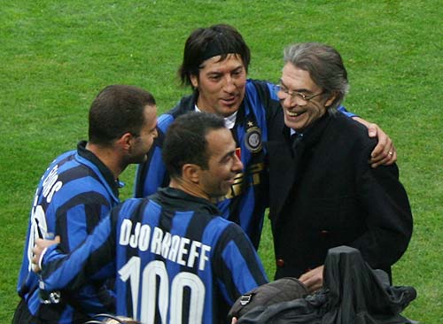 罗马诺：西蒙斯预计缺席莱比锡今日比赛，他已决定转投切尔西